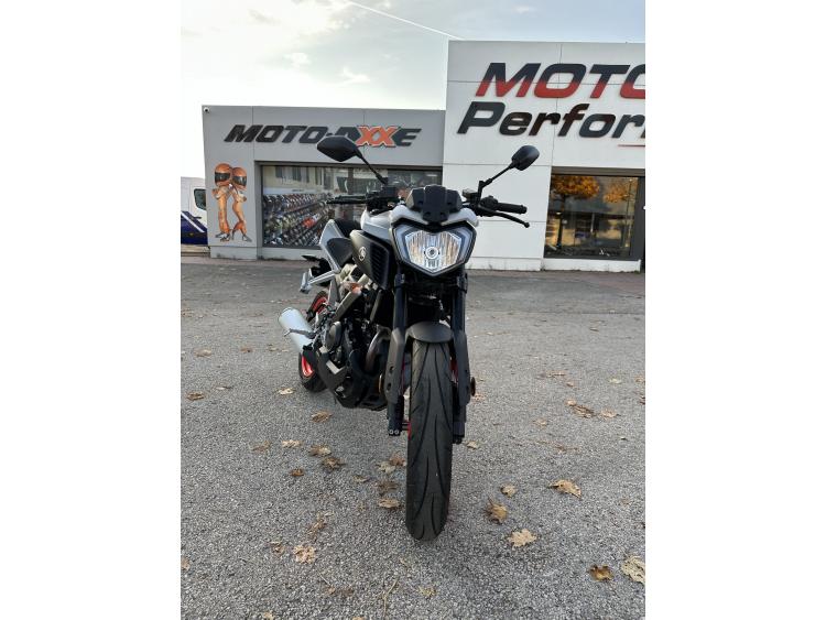 YAMAHA MT-125