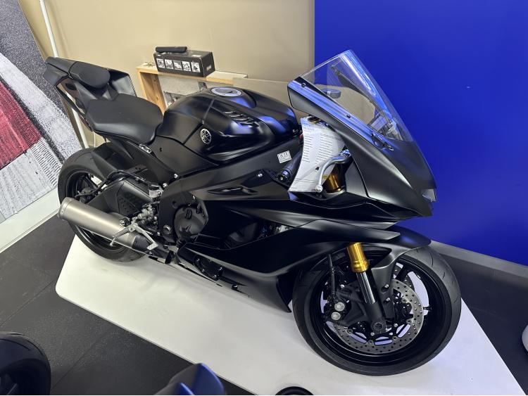 YAMAHA YZF-R6 RACE