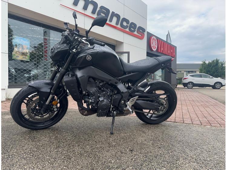 YAMAHA MT-09