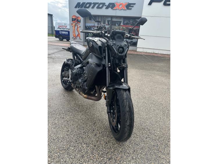 YAMAHA MT-09